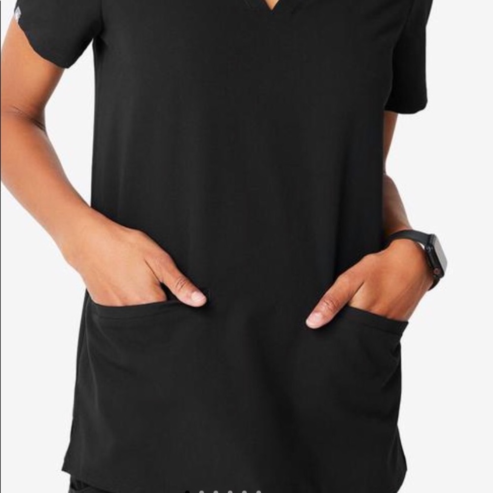Casma 3-pocket Scrub Top (NO OFFERS)